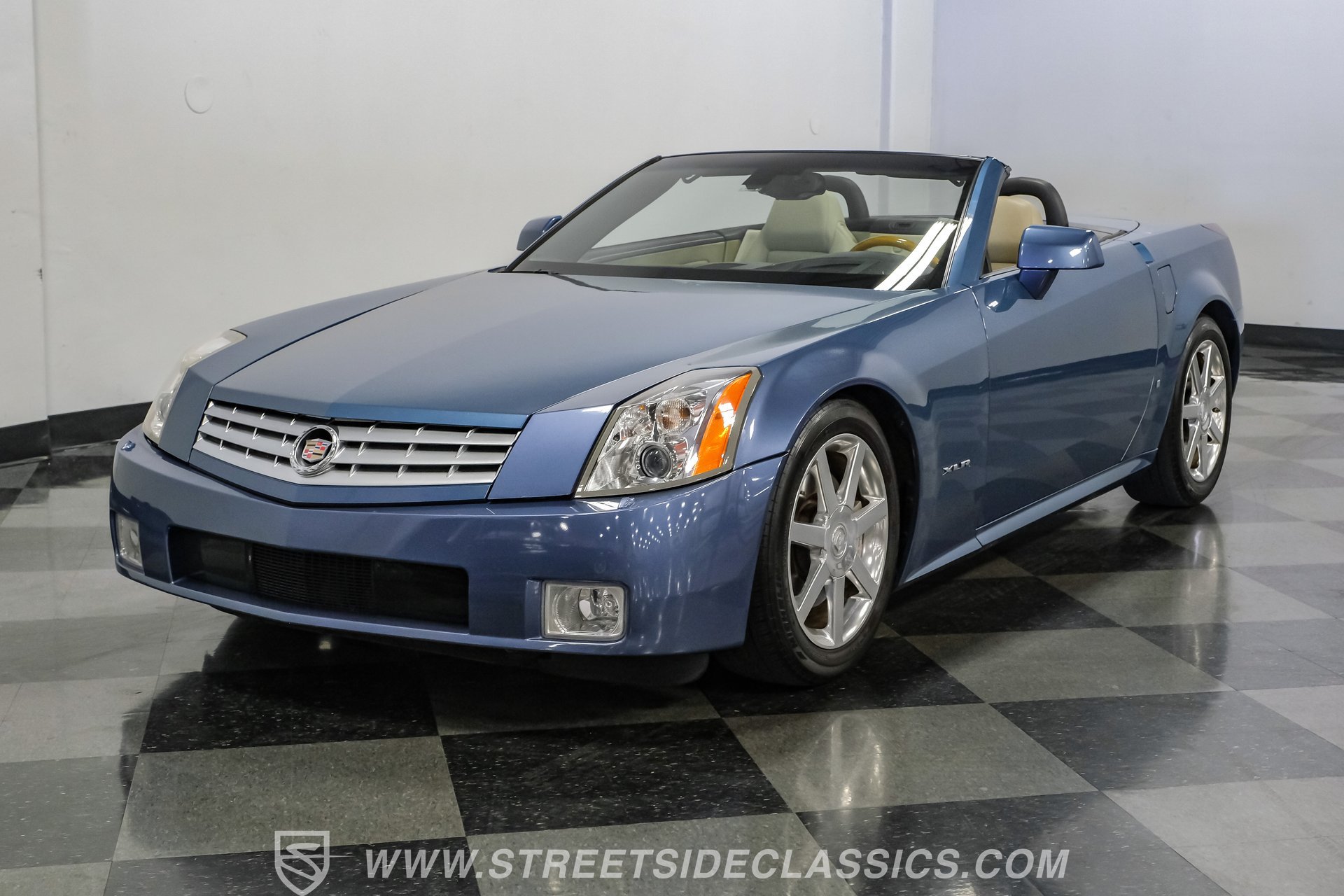 Used 2006 Cadillac XLR RWD image 19