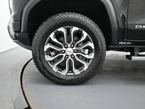 New 2026 GMC Canyon Denali image 8