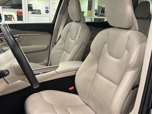 Certified 2023 Volvo XC90 B6 Core w/ Protection Package Premier image 24