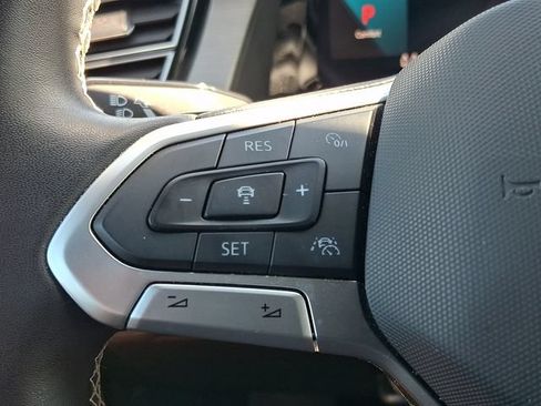 Used 2024 Volkswagen Atlas Cross Sport SE AWD/4WD image 20