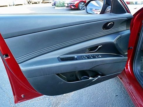 Used 2025 Hyundai Elantra Sport image 21