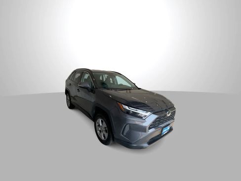 Used 2025 Toyota RAV4 XLE AWD/4WD image 2