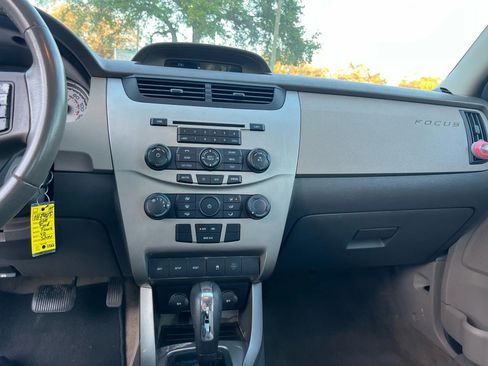 Used 2011 Ford Focus SE w/ 201A Rapid Spec Order Code image 10