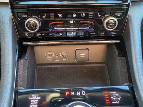 Used 2022 Jeep Grand Cherokee L Overland w/ Luxury Tech Group IV AWD/4WD image 35