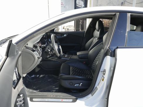 Used 2017 Audi RS 7 Prestige image 32