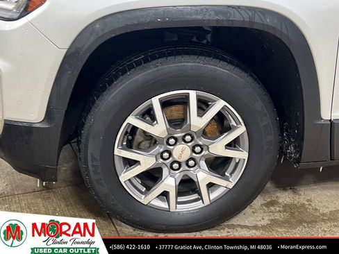 Used 2020 GMC Acadia SLT w/ Driver Alert Package II image 10