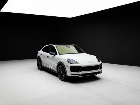 Used 2022 Porsche Cayenne Turbo GT AWD/4WD image 89