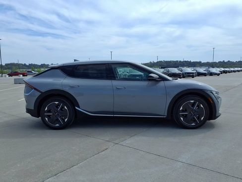 New 2026 Kia EV6 Light RWD image 2