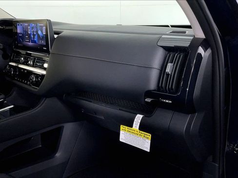 New 2026 Nissan Pathfinder SV image 21