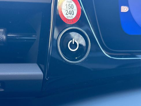 Certified 2025 Porsche Macan Electric image 27