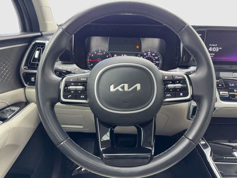 Used 2022 Kia Sorento SX image 19