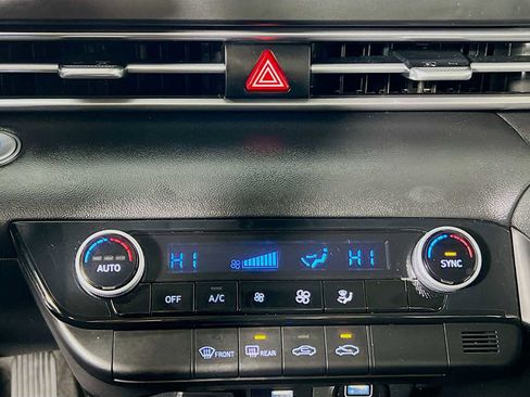 Certified 2023 Hyundai Elantra SEL w/ Preferred Accessory Package image 15