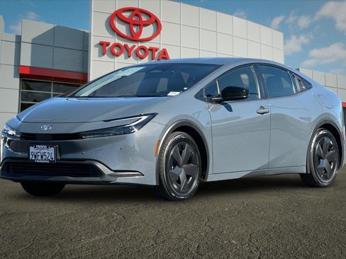 Certified 2024 Toyota Prius LE FWD image 7
