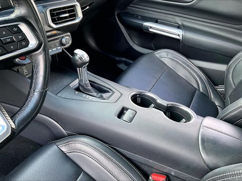 Used 2025 Ford Mustang Premium RWD image 13