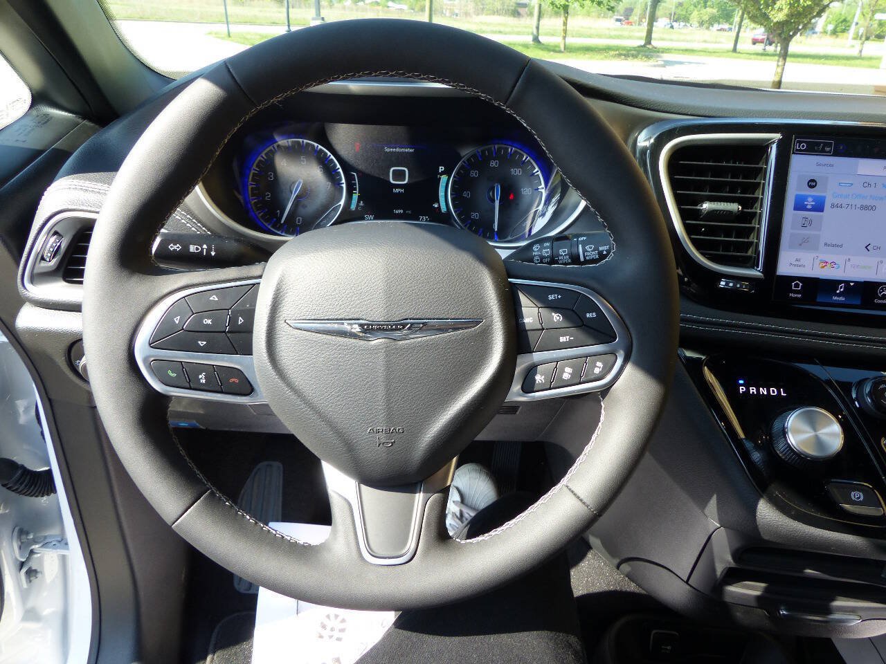 Used 2026 Chrysler Pacifica Select FWD image 24