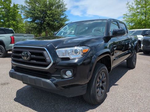 Used 2022 Toyota Tacoma SR5 RWD image 2