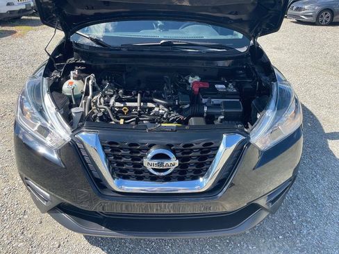 Used 2018 Nissan Kicks SV FWD image 24