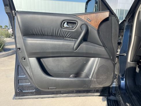 Used 2023 Nissan Armada SL w/ Captain's Chairs Package image 13