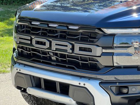 Used 2025 Ford F150 Raptor AWD/4WD image 13