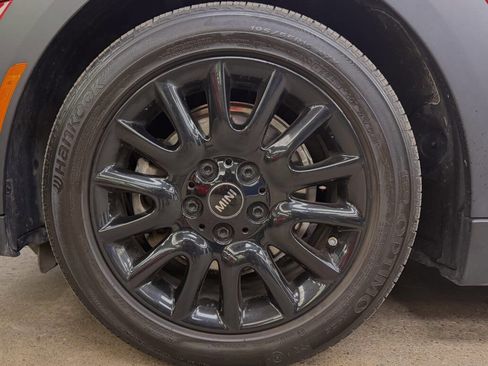 Used 2022 MINI Cooper 2-Door Hardtop w/ Premium Package image 8