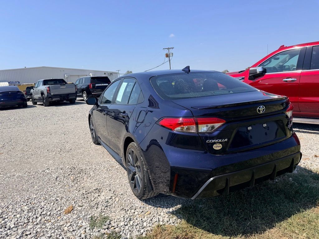 Used 2023 Toyota Corolla SE FWD image 4