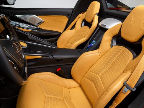 Used 2024 Chevrolet Corvette Z06 w/ Z07 Performance Package RWD image 20