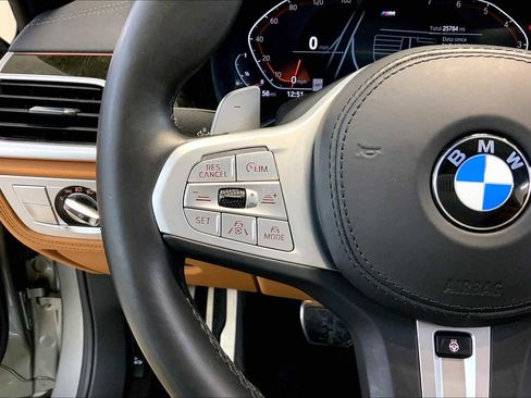 Used 2021 BMW 750i xDrive w/ Autobahn Package image 23