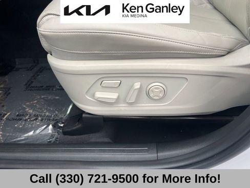 Certified 2023 Kia Sorento SX image 29