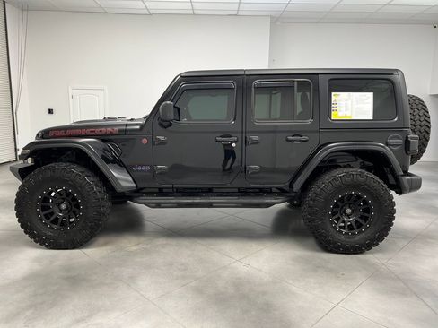 Used 2022 Jeep Wrangler Unlimited Rubicon w/ Cold Weather Group AWD/4WD image 5