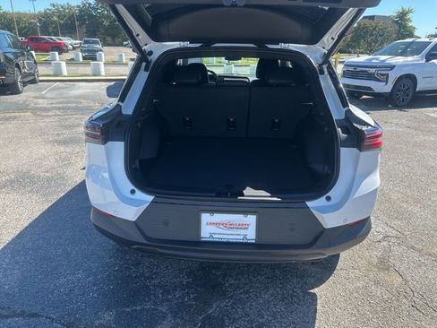 New 2026 Chevrolet Equinox EV LT image 29