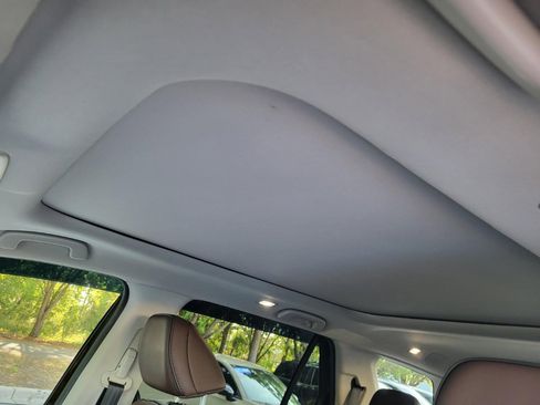 Used 2025 Honda Pilot Elite image 13