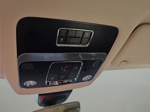 New 2025 Bentley Flying Spur Plug-In Hybrid image 30