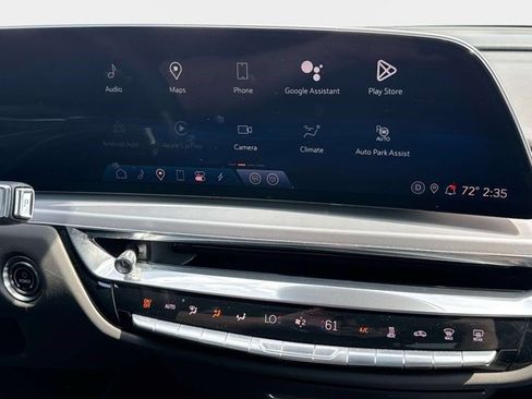 Certified 2024 Cadillac Lyriq Luxury AWD/4WD image 4