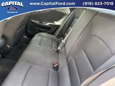 Used 2023 Chevrolet Malibu LS FWD image 18