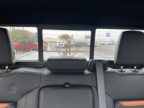 Used 2020 GMC Sierra 2500 AT4 w/ AT4 Premium Package image 24