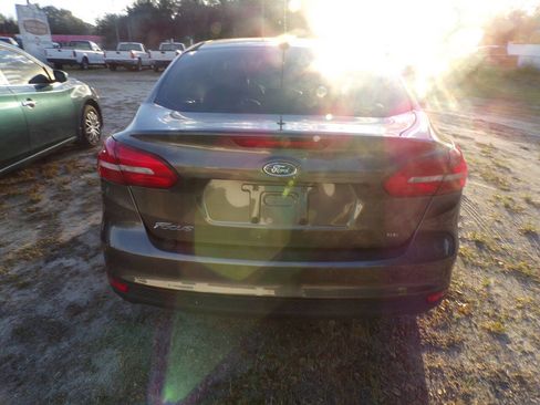 Used 2017 Ford Focus SE image 5