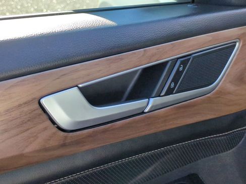 Used 2024 Volkswagen Atlas SE image 13