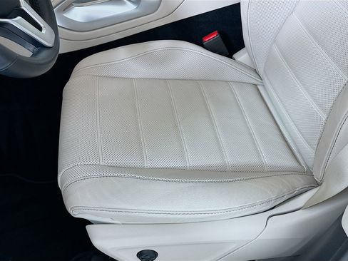 Used 2022 Mercedes-Benz GLS 450 4MATIC image 21