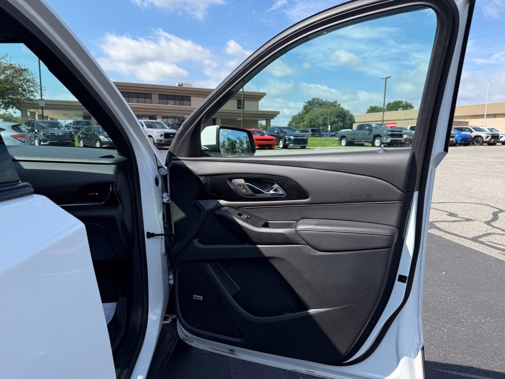 Used 2023 Chevrolet Traverse RS w/ LPO, Floor Liner Package AWD/4WD image 49