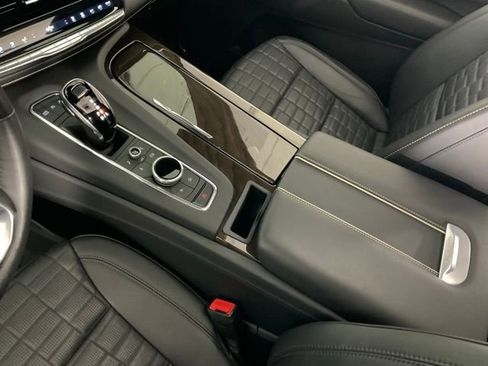 Certified 2024 Cadillac Escalade Sport Platinum w/ LPO, ONYX Package image 18