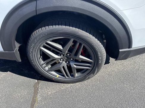 New 2026 Ford Explorer ST-Line image 5