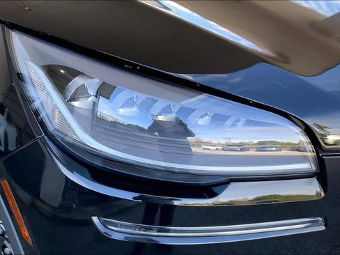 Used 2023 Lincoln Aviator AWD image 26