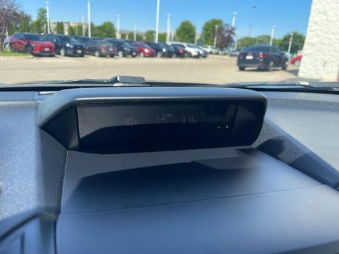 Used 2023 Subaru Forester Premium AWD/4WD image 30