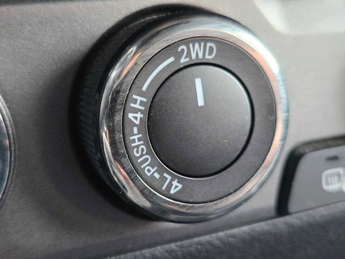 Used 2021 Toyota Tacoma TRD Sport w/ Technology Package image 36