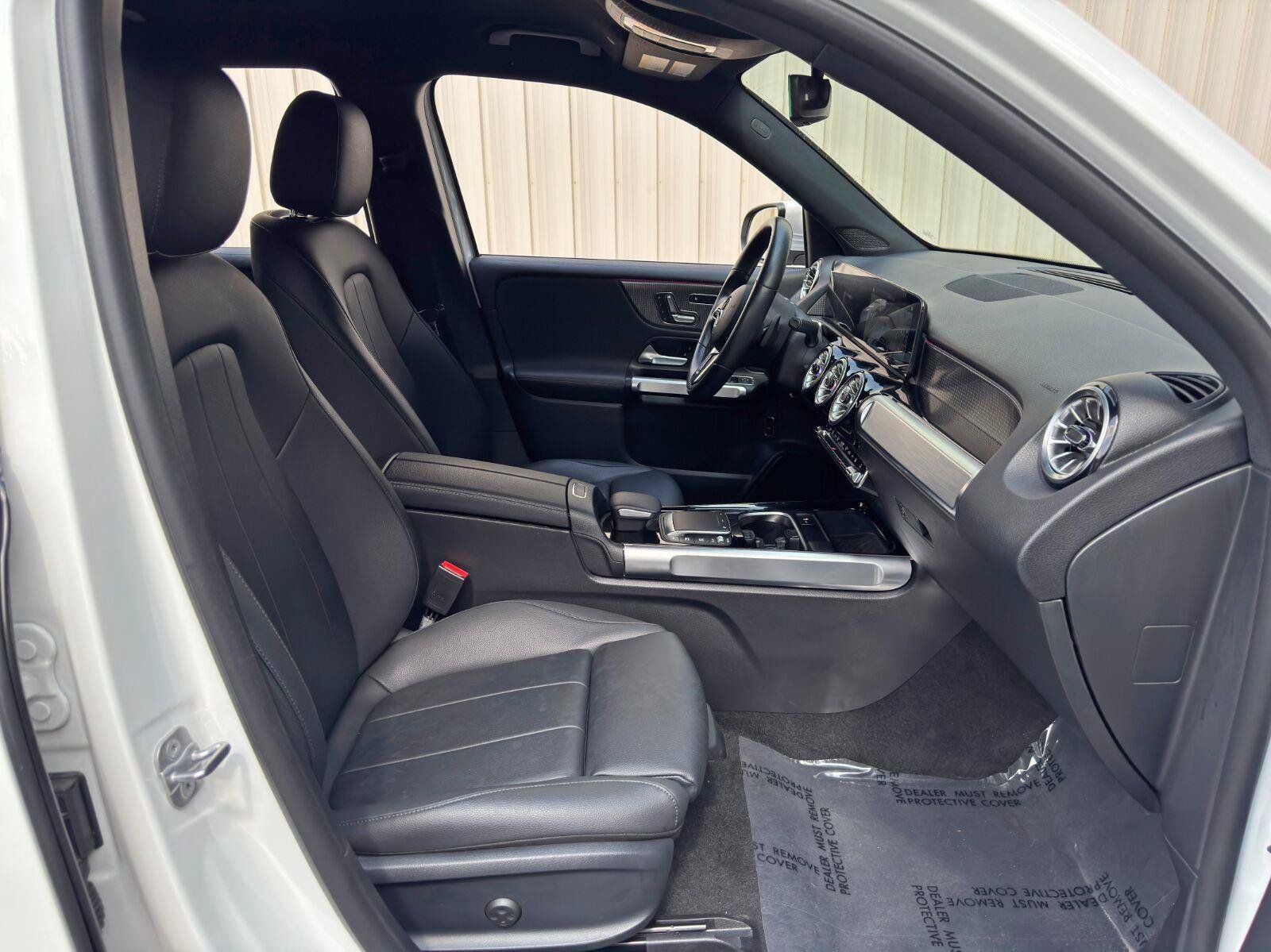 Used 2023 Mercedes-Benz EQB 300 4MATIC w/ Exclusive Package image 15