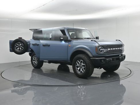 Certified 2025 Ford Bronco Badlands AWD/4WD image 35