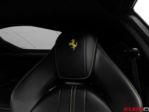 Used 2020 Ferrari 812 Superfast RWD image 43