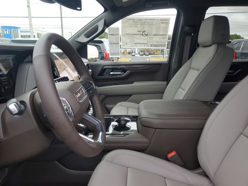 New 2026 GMC Yukon Elevation image 16