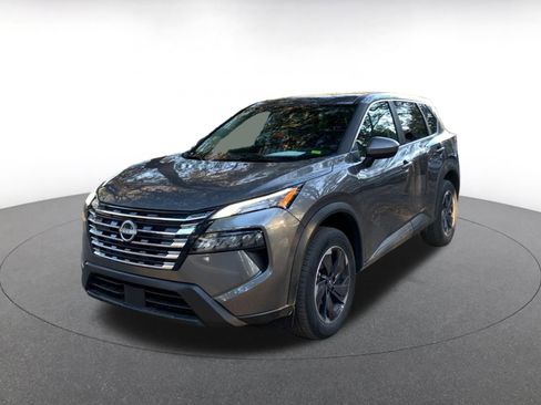 Used 2025 Nissan Rogue SV image 3