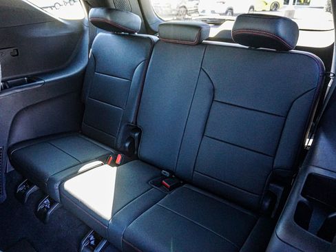 New 2026 Chevrolet Traverse RS w/ LPO, Floor Liner Package image 19